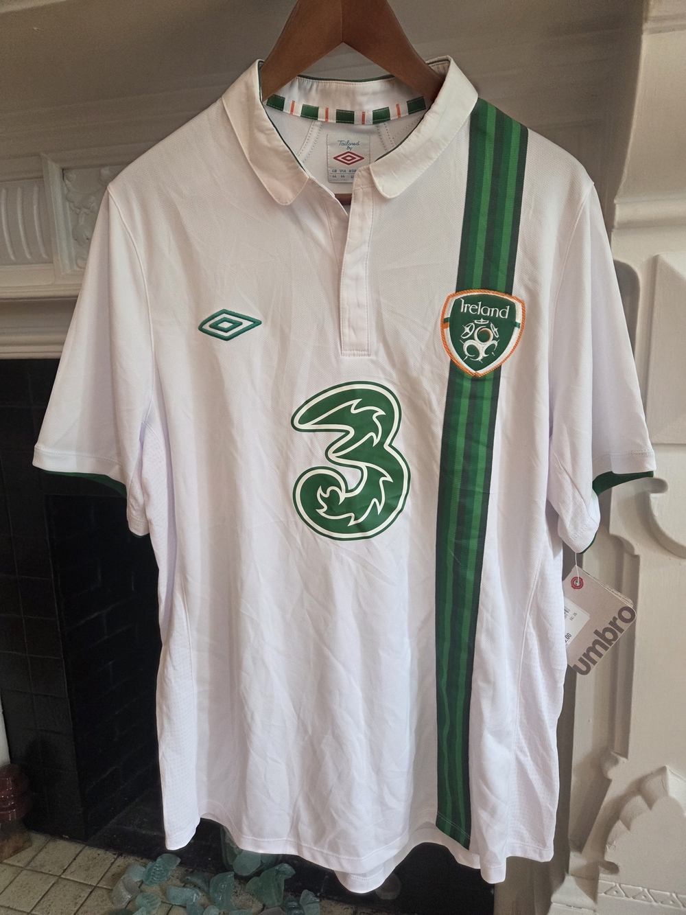 Republic of Ireland UMBRO away jersey 2012 kit - Sz. 44 Men's Large NWT